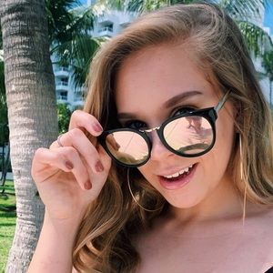 Meet your Posher, Micaela
